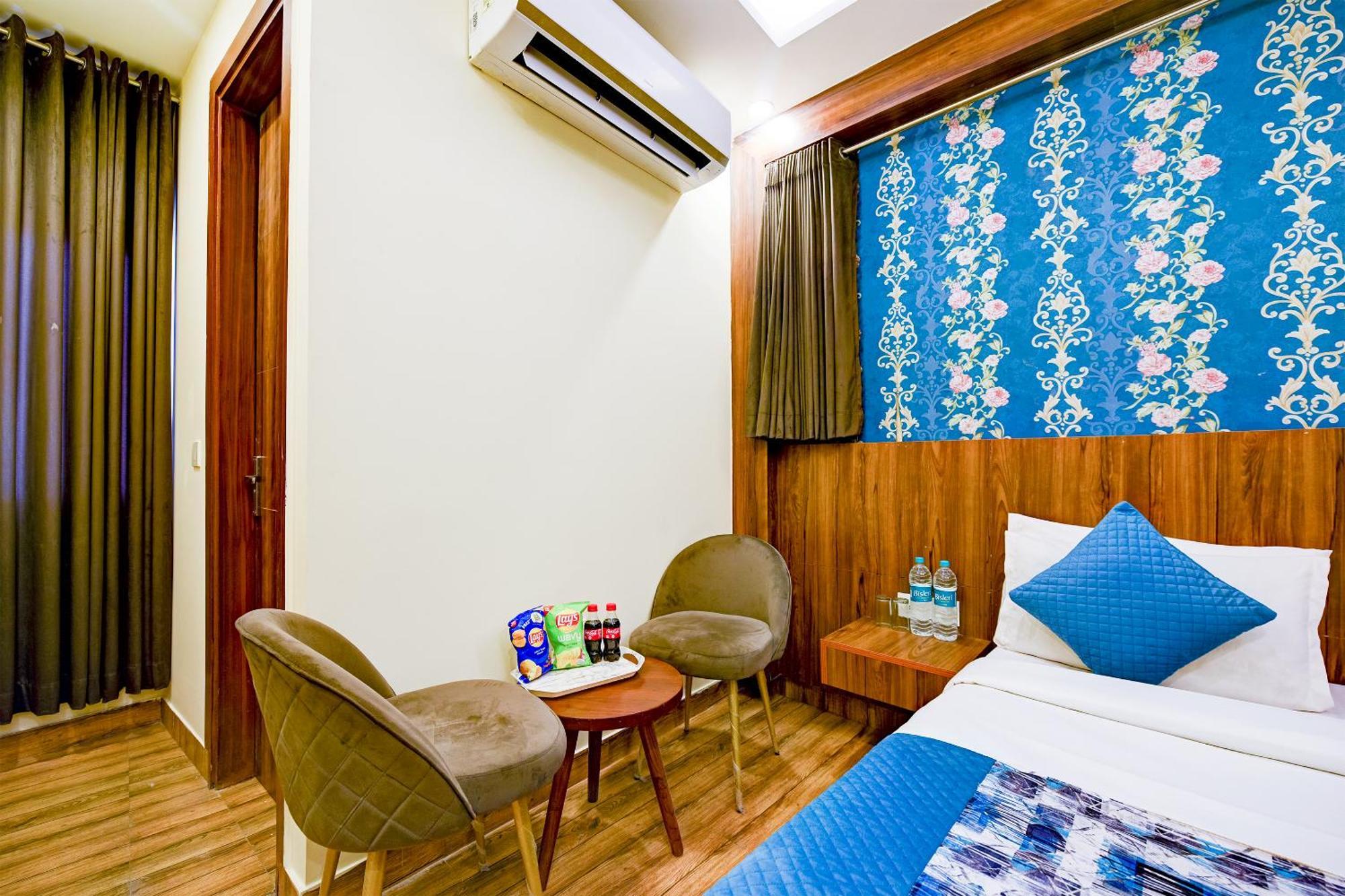 Rosewood Suites A Family Hotel Near Delhi Airport Nova Deli Exterior foto